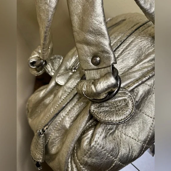 WIN THIS FOR $3!! Vintage Chanel Feather Weight Bowling Quilted Leather Bag - Picture 4 of 11